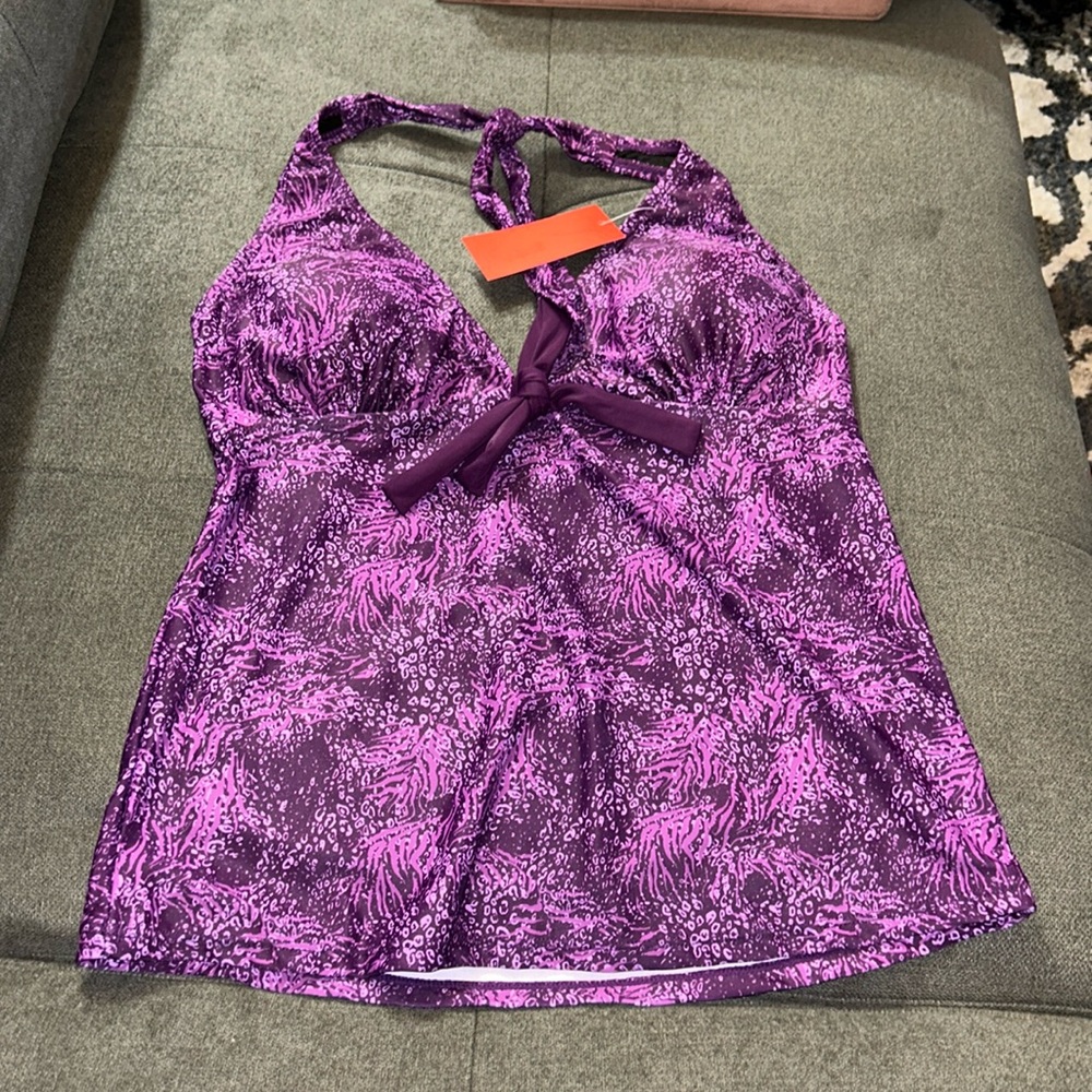 NWT small swimtop with halter closure and boy short bottom by Jose LLC - Picture 2 of 15